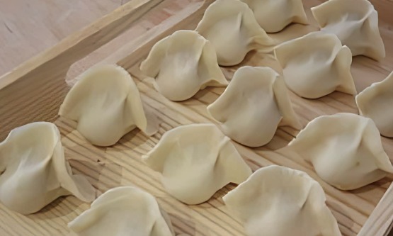 Cómo las máquinas Wonton automáticas están transformando cocinas centrales y líneas de producción de alimentos congelados