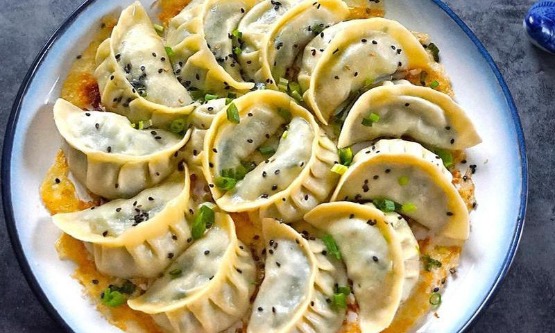 Cómo el diseño humanizado en las máquinas de cocina Gyoza reduce la fatiga del operador y aumenta la eficiencia de producción